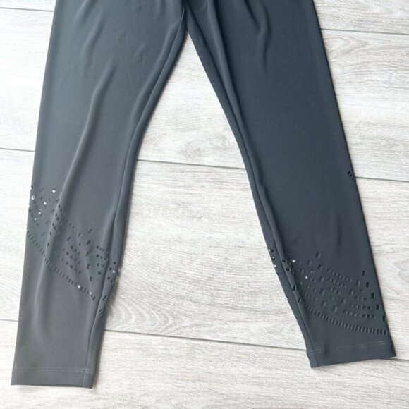 Sympli Black Lagenlook Pull up Laser Cut Cropped Leggings Made in Canada - Picture 4 of 11
